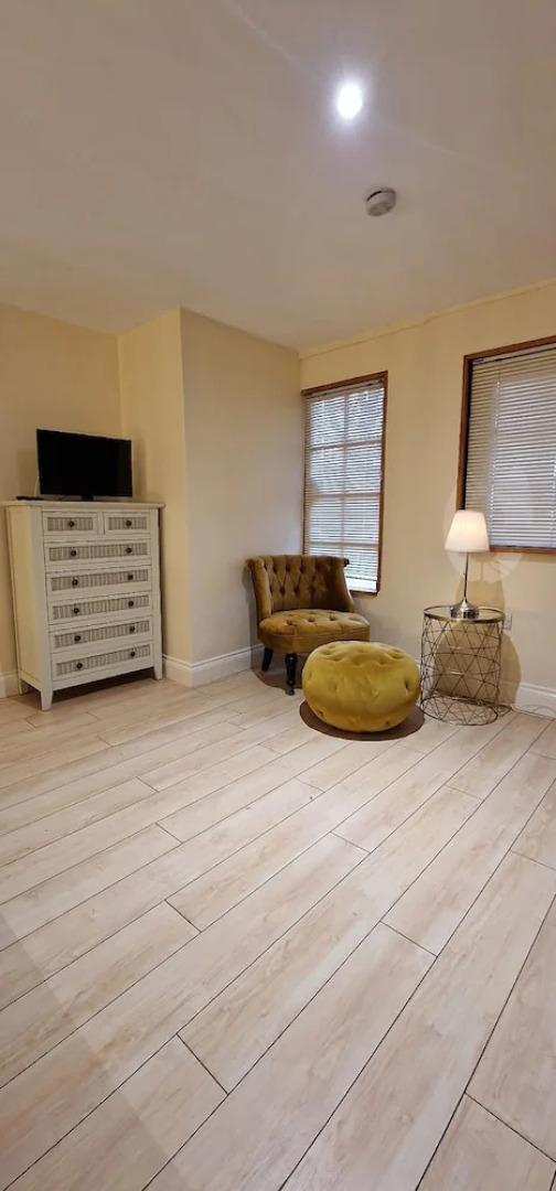 Lily Pad by Paymán Club