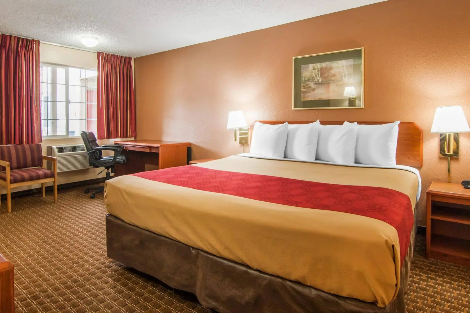 Econo Lodge Inn & Suites Hillsboro - Portland West