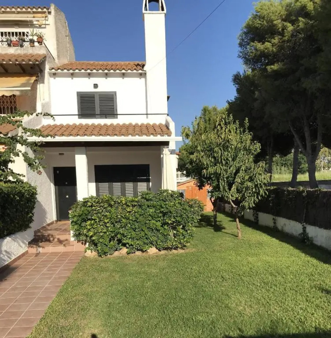 Stylish Beach House 600m to sea