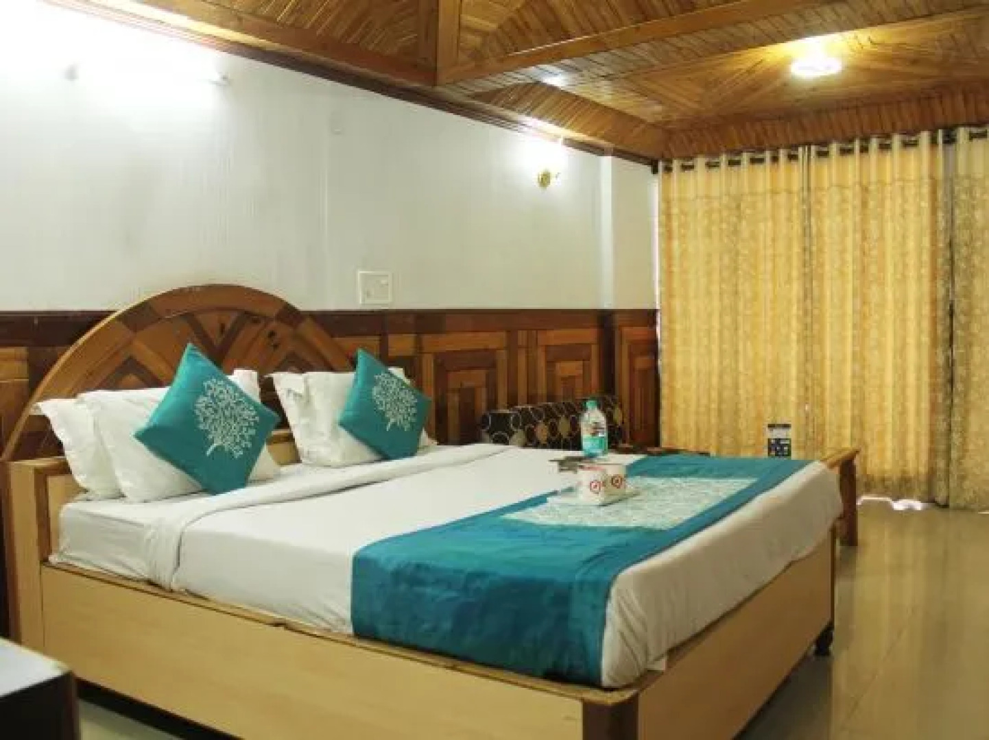 OYO Premium Near Zoo Nainital