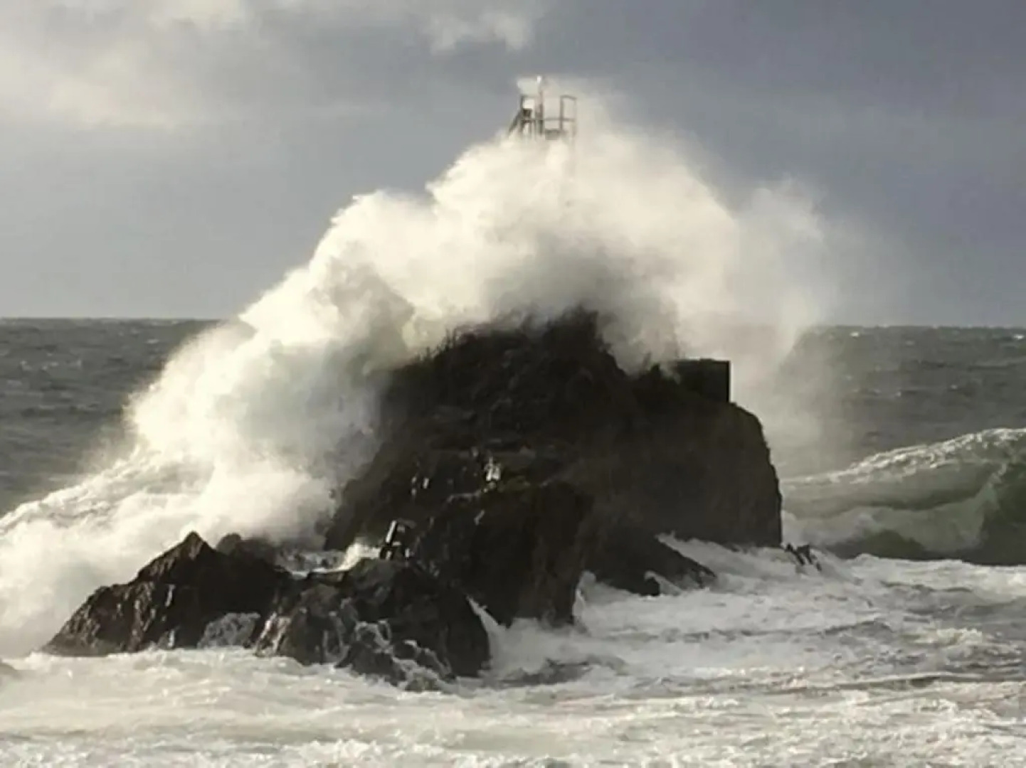 Beautiful 2 bedroom home with ocean and sunset views