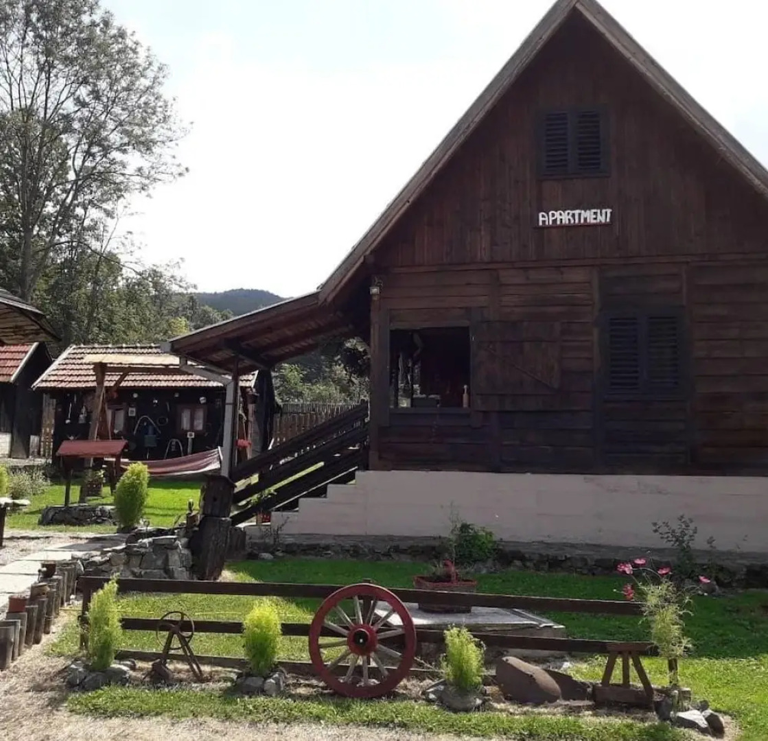 Apartment Sarganska Osmica 8