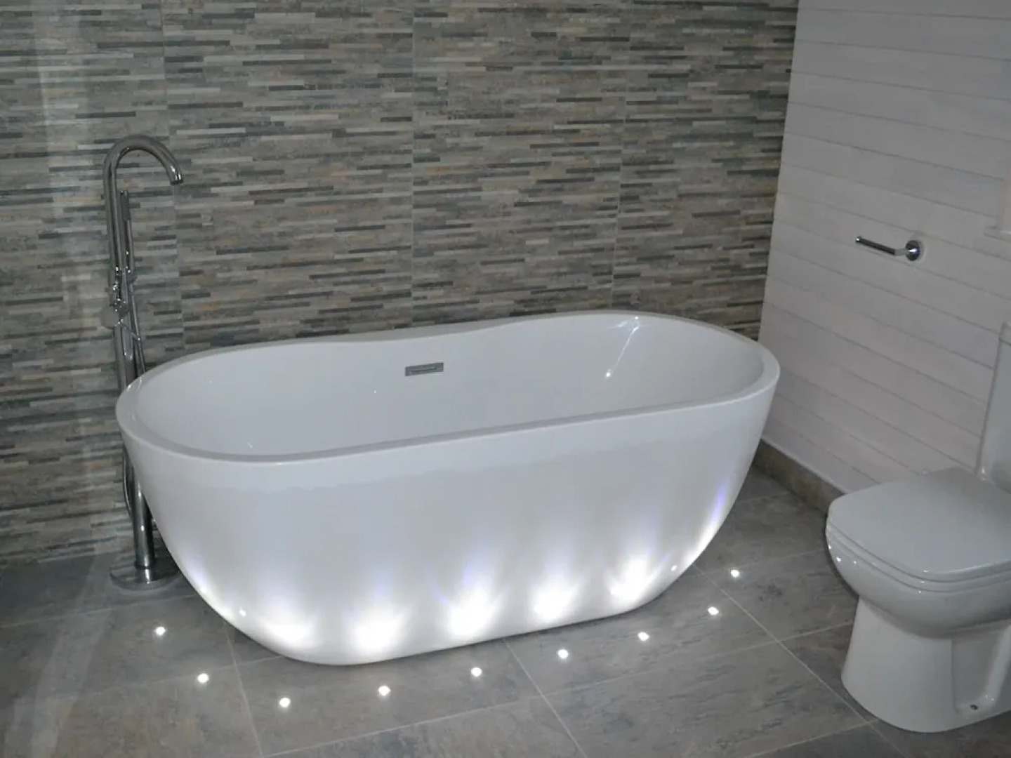 The Chiltern Lodges at Upper Farm Henton