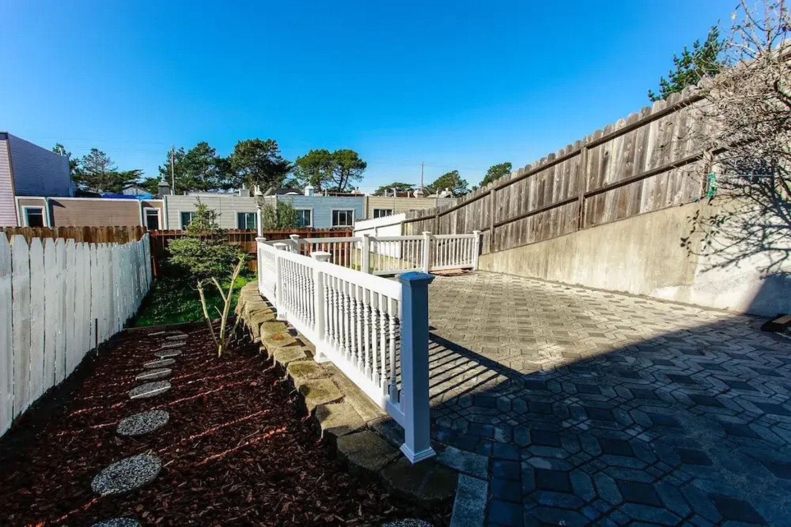 Stylish 2BR Sunset House W Parking by RedAwning