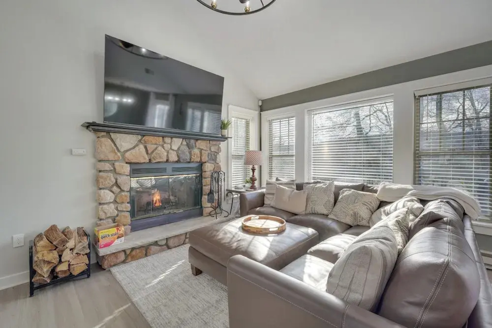 1 Mi to Waterpark: Mtn-view Poconos Hideaway!