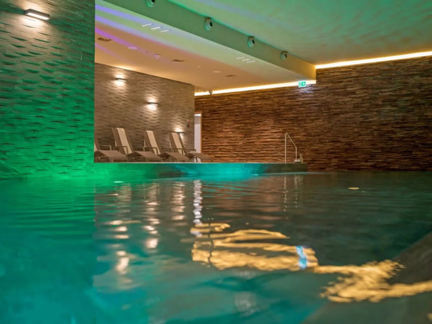 Peaks Place Apartment-Hotel & Spa 23138