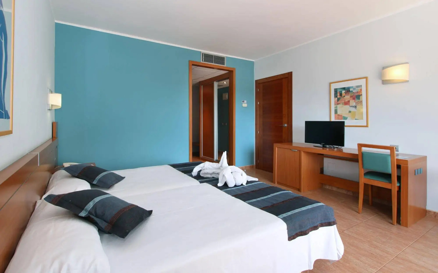 Ponient Pirámide Salou by PortAventura World