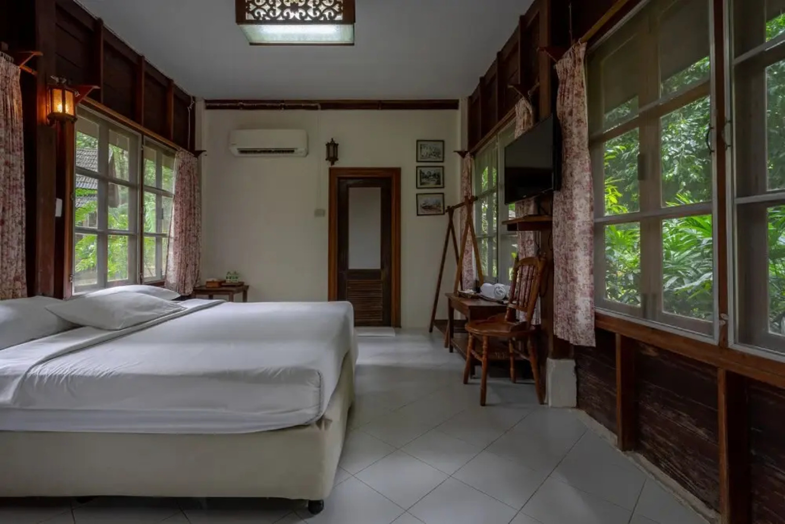 Donsak Orchid Resort