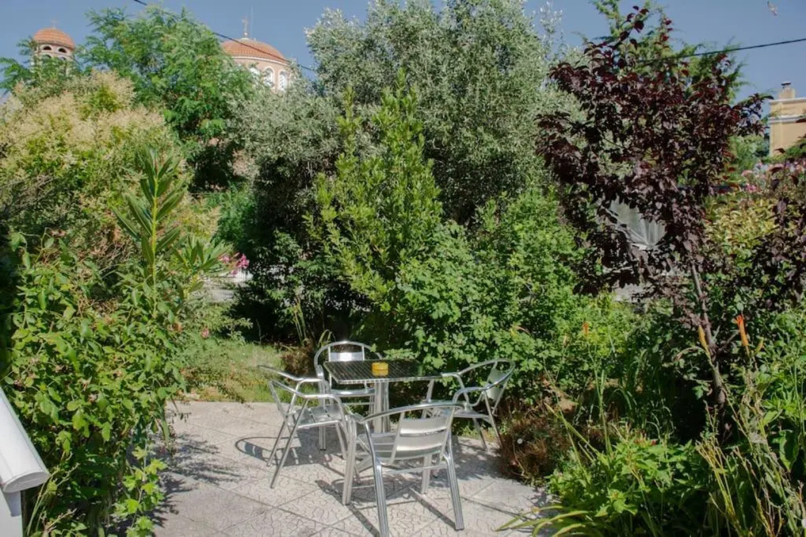 Anadora 2: Hospitable stone house with yard