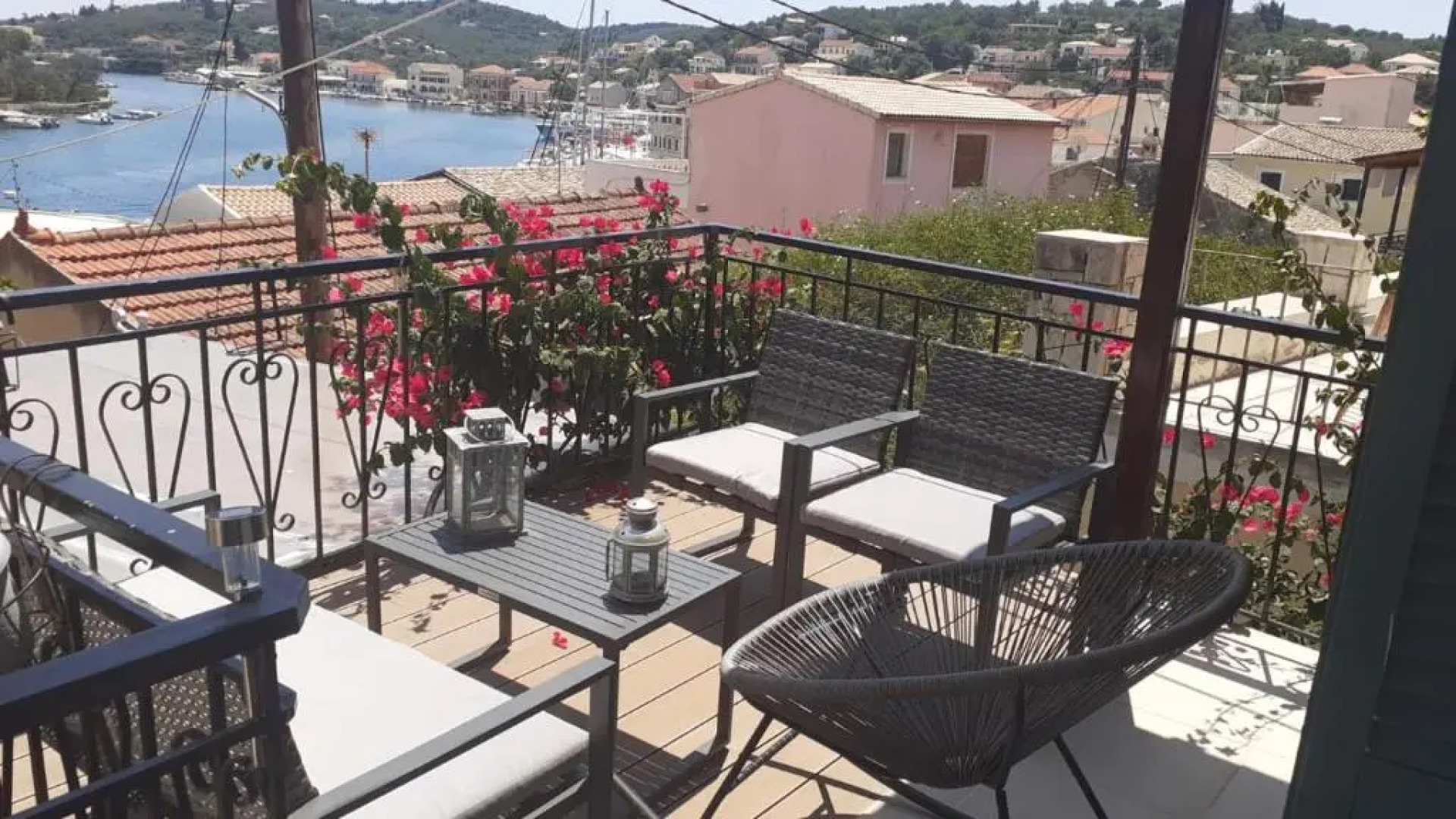 Paola's Full Sea View House