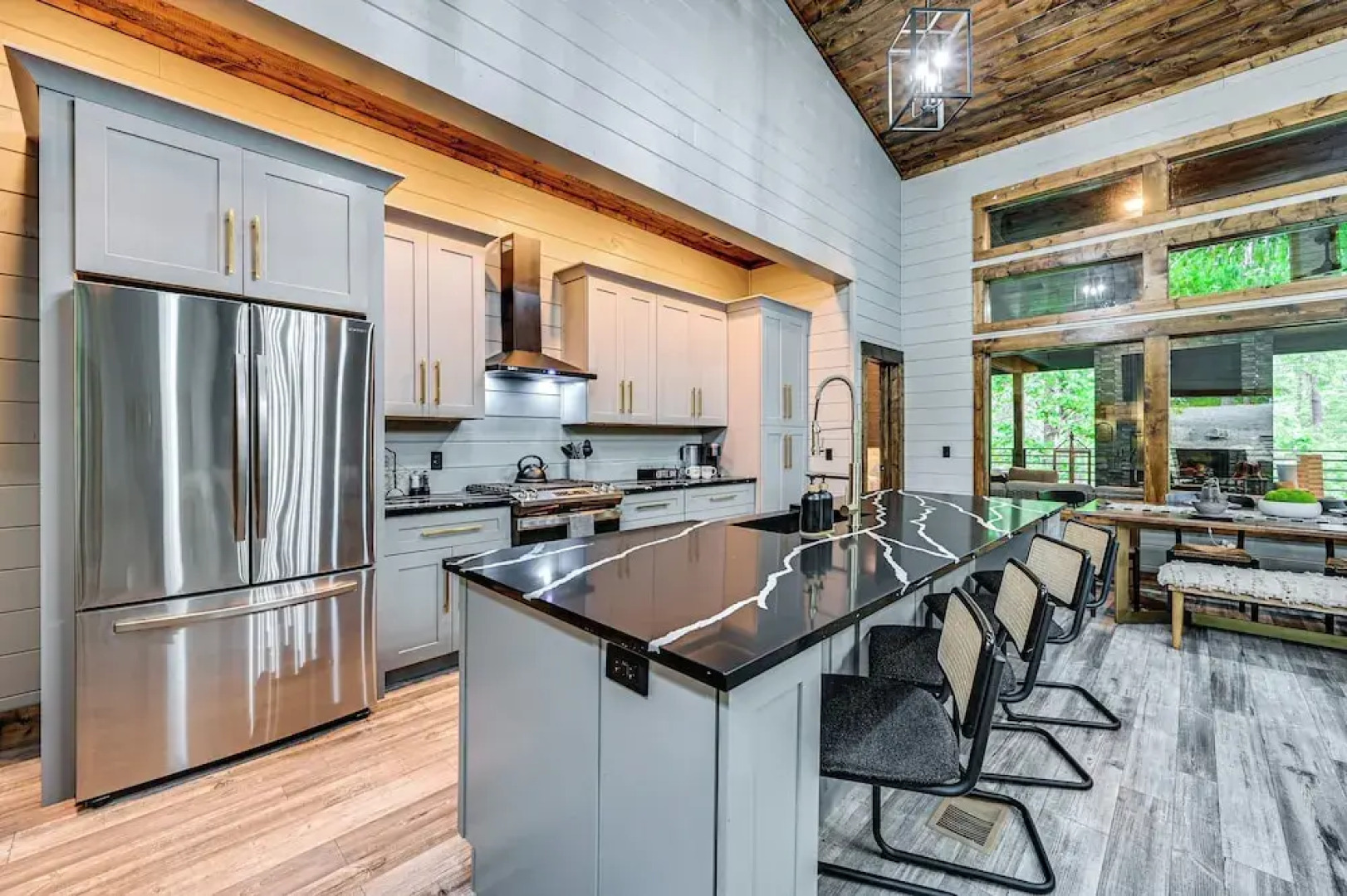 Luxe Broken Bow Vacation Rental: Hot Tub & Pets OK