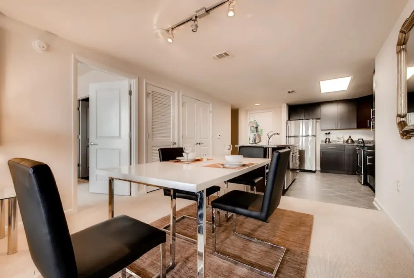 Bluebird Suites in Pentagon City