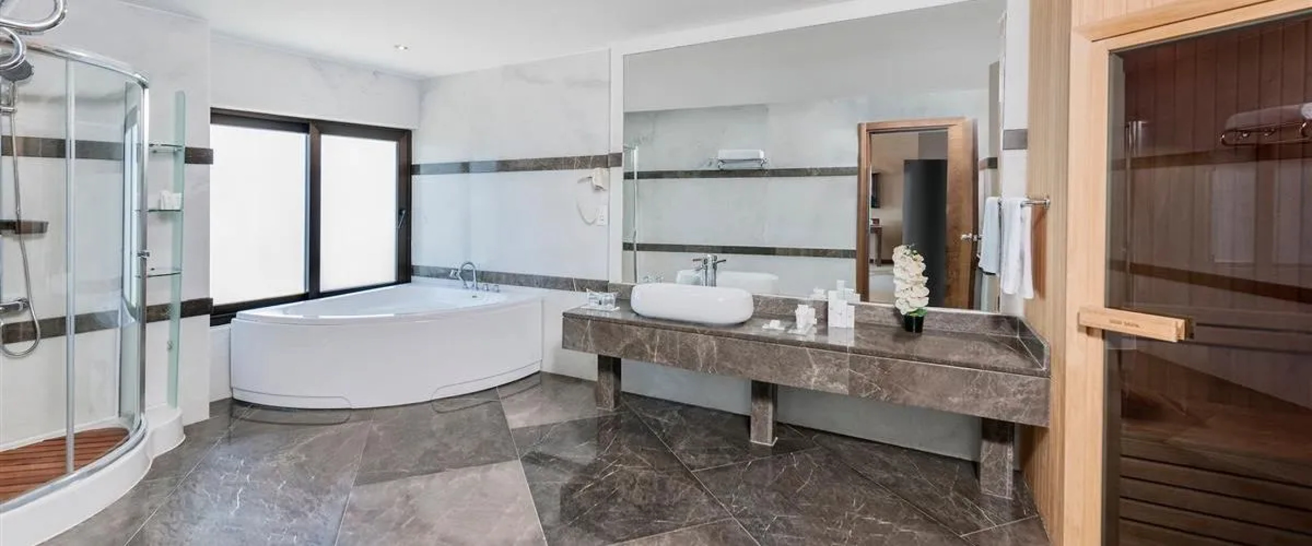 Nuhun Gemisi Deluxe Spahotel