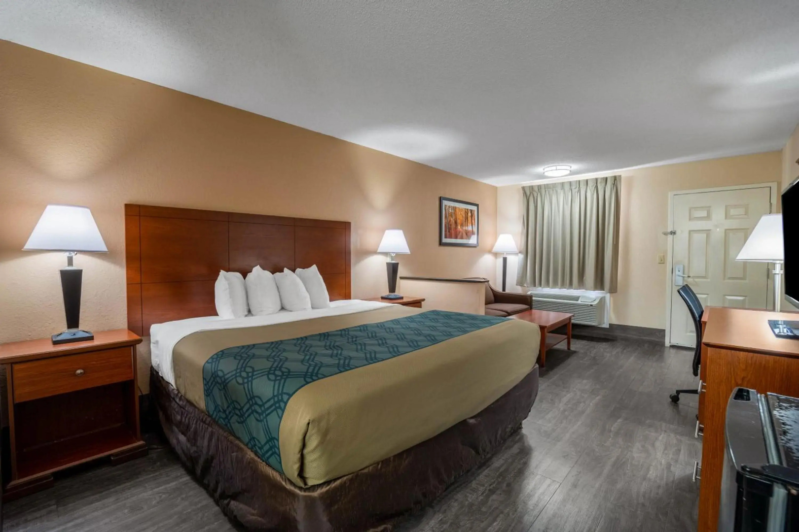 Econo Lodge Inn & Suites Cayce I-26 Airport