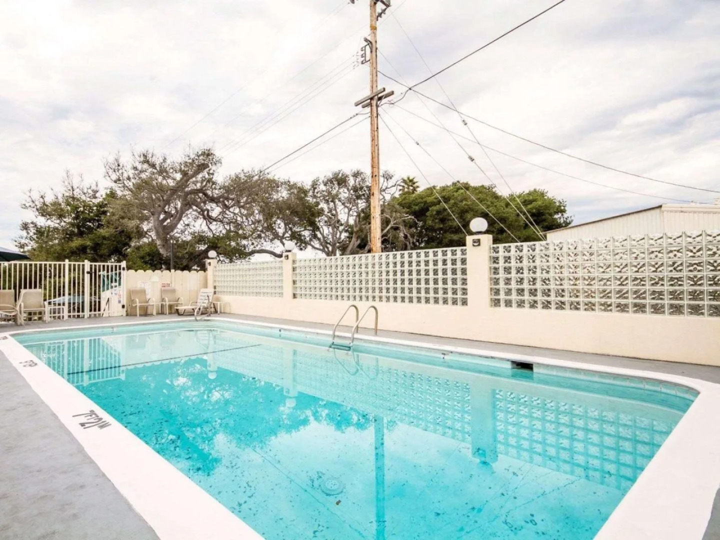 Scottish Fairway Inn