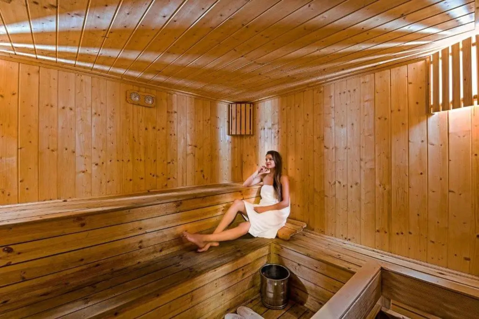 NIRVANA Luxury Hotel l Ludhiana