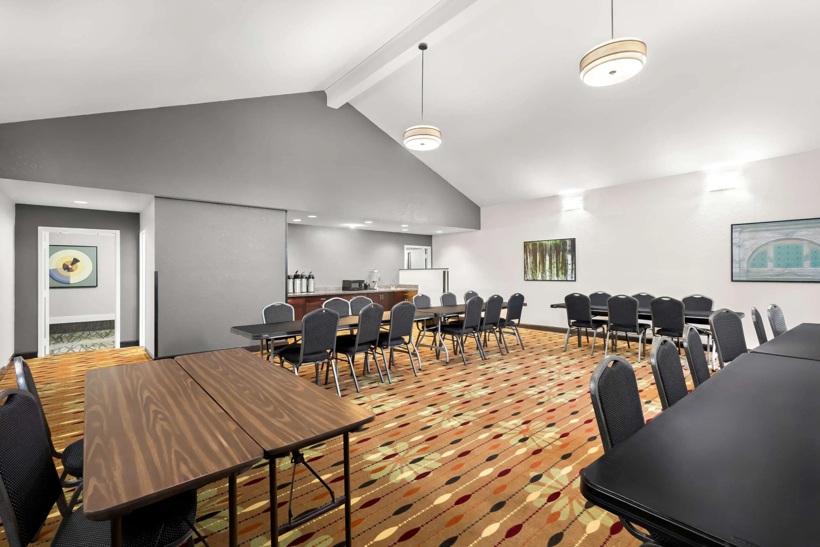 Best Western Luxbury Inn Fort Wayne