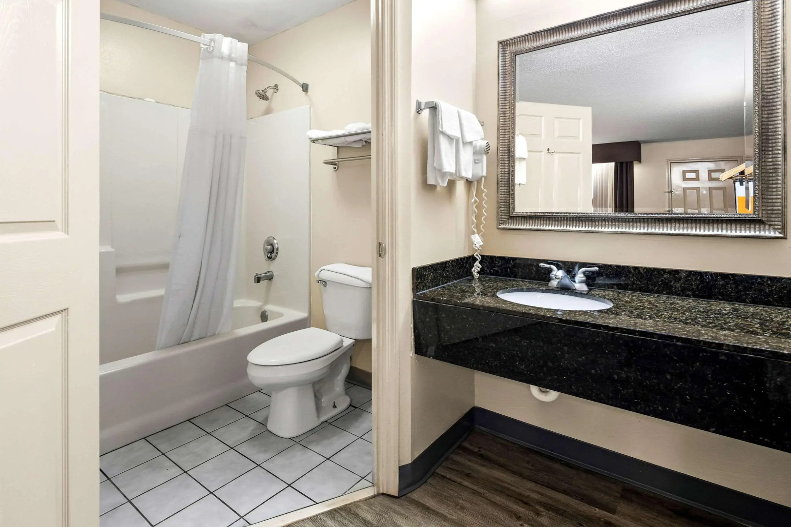 Quality Inn Decatur River City