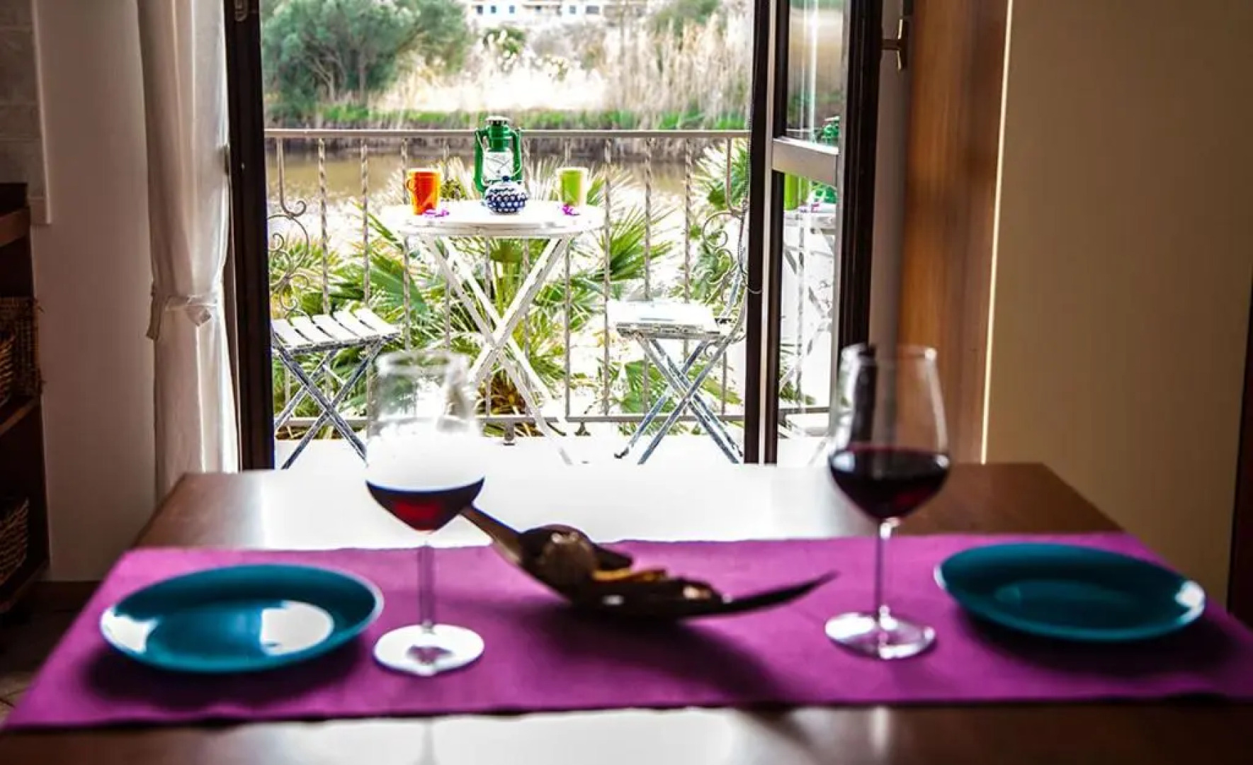 Bosa Apartments "House on the River"