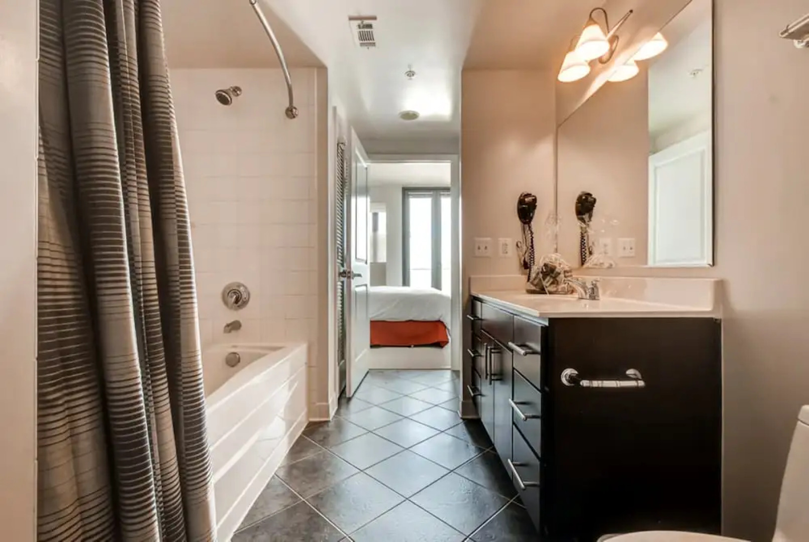 Bluebird Suites in Pentagon City