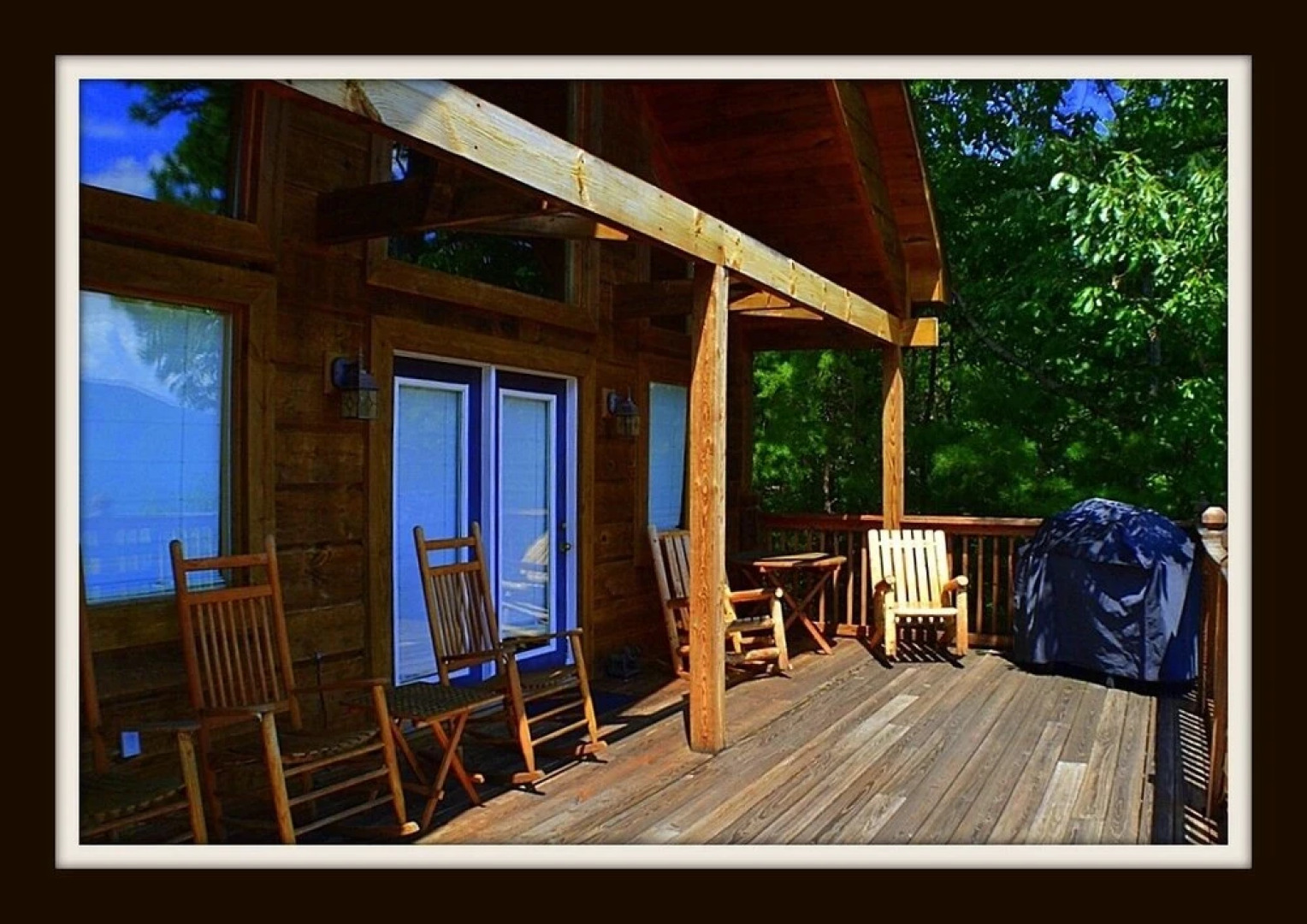 Heintooga - 2 Br cabin by RedAwning