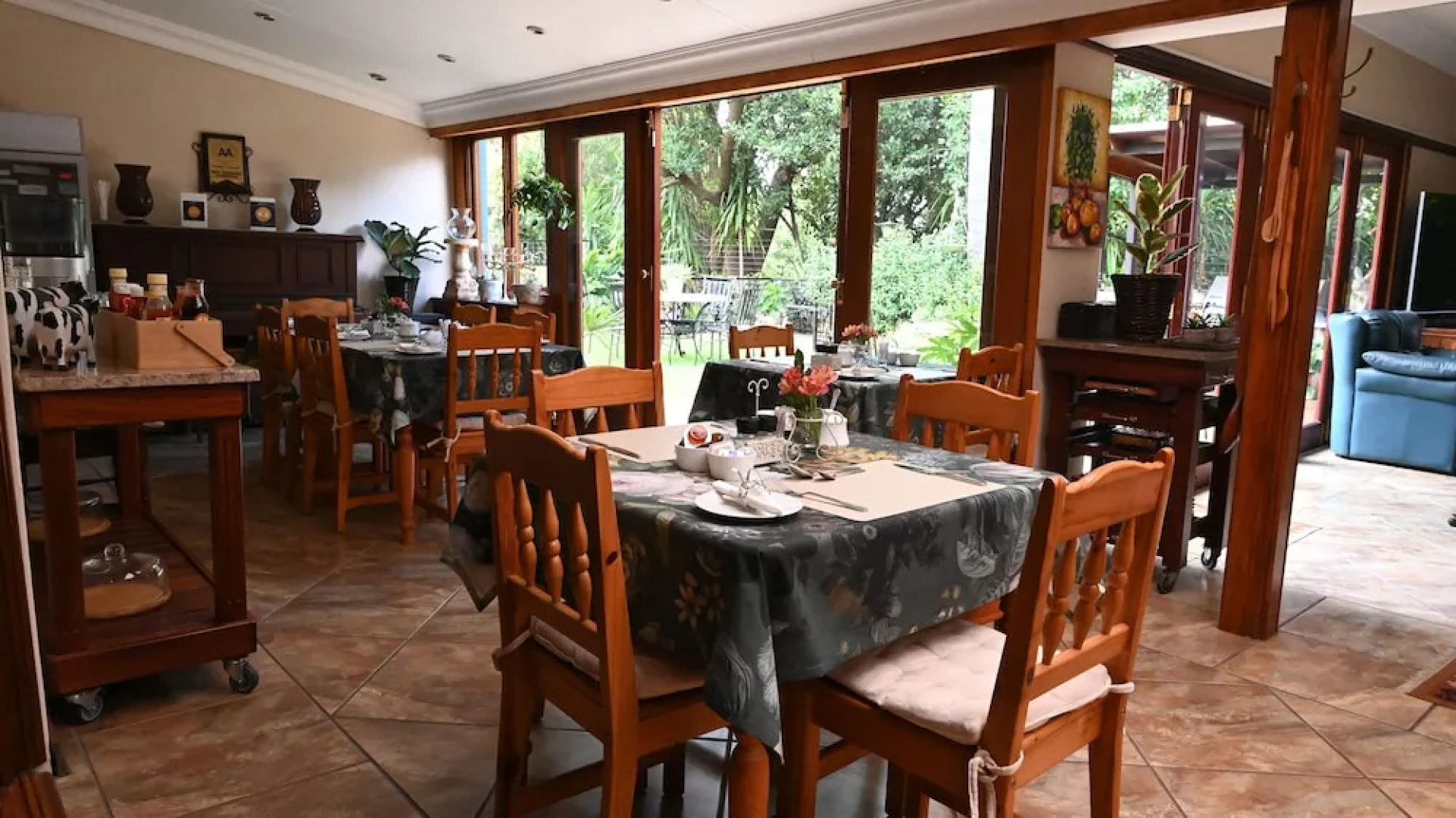 Lamor Guest House