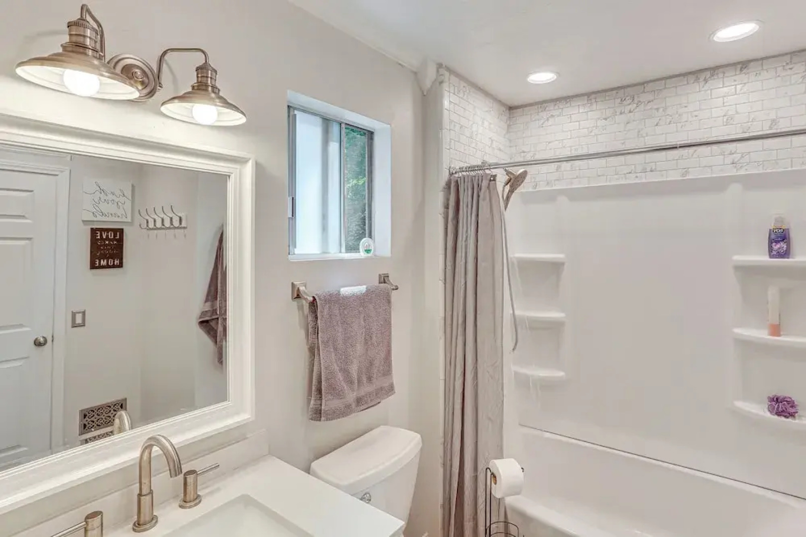 1 Mi to Lake: Crestline Cabin w/ Deck + Gas Grill!