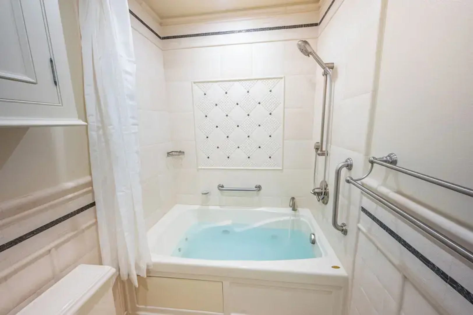 Amazing Disneyland Spa Pool Villa