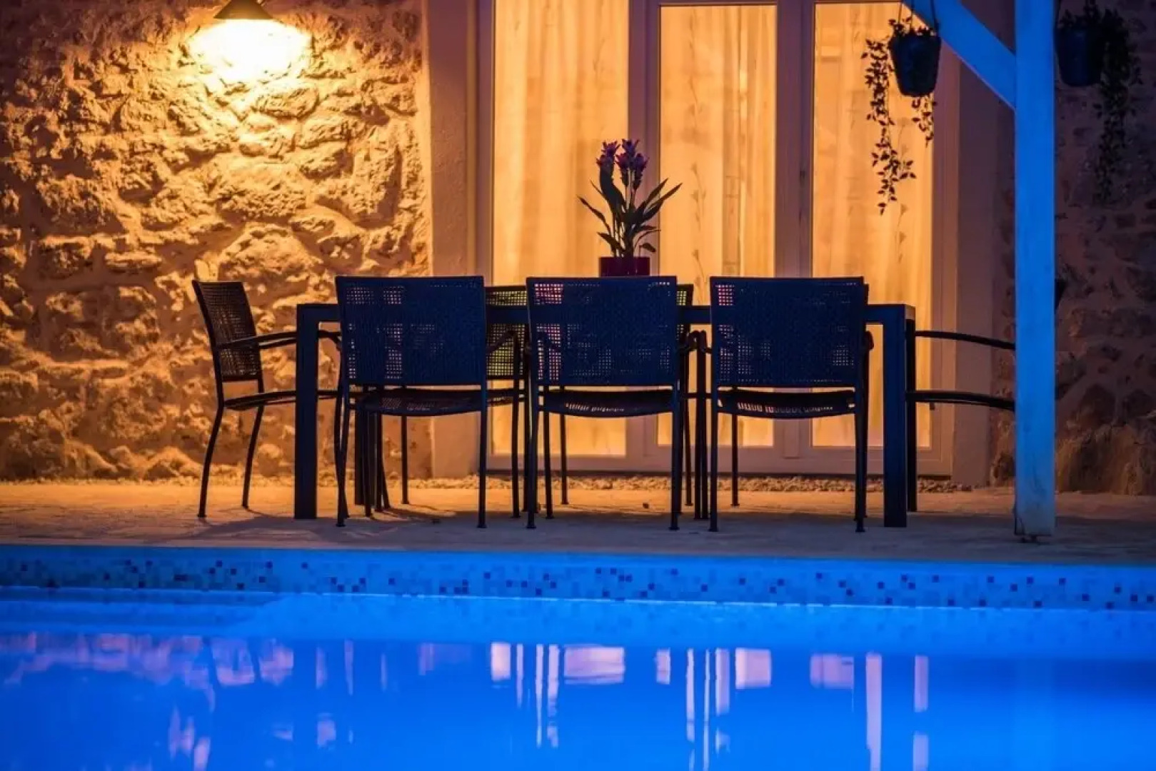 Peace - Rustic With Pool - H