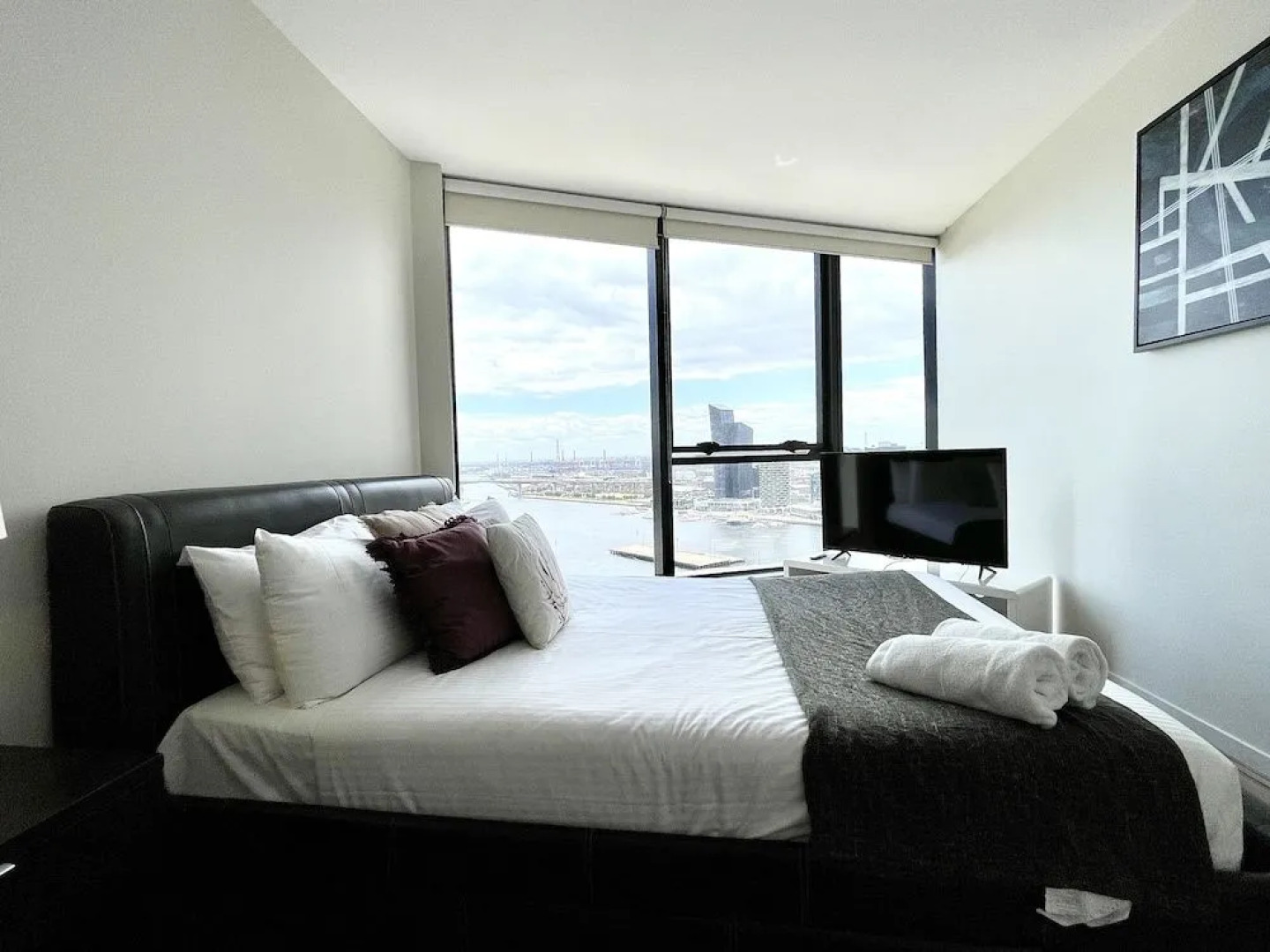 Readyset Apartments Stadium South