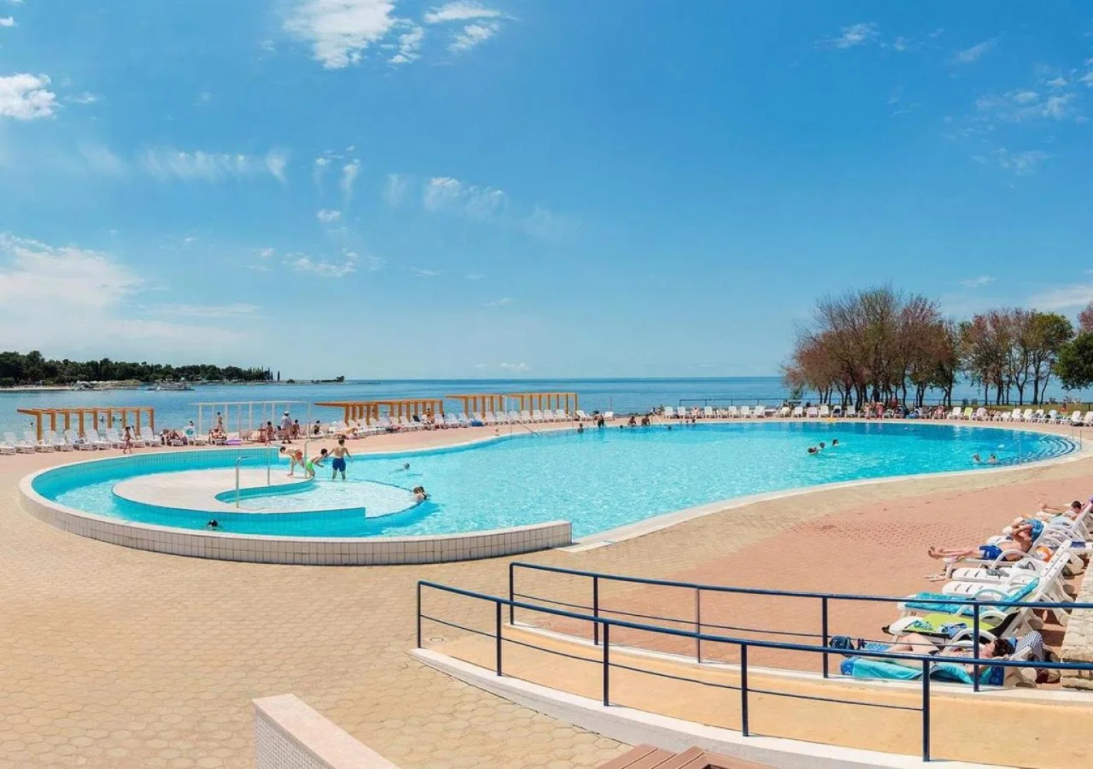 Apartments Katoro Plava Laguna