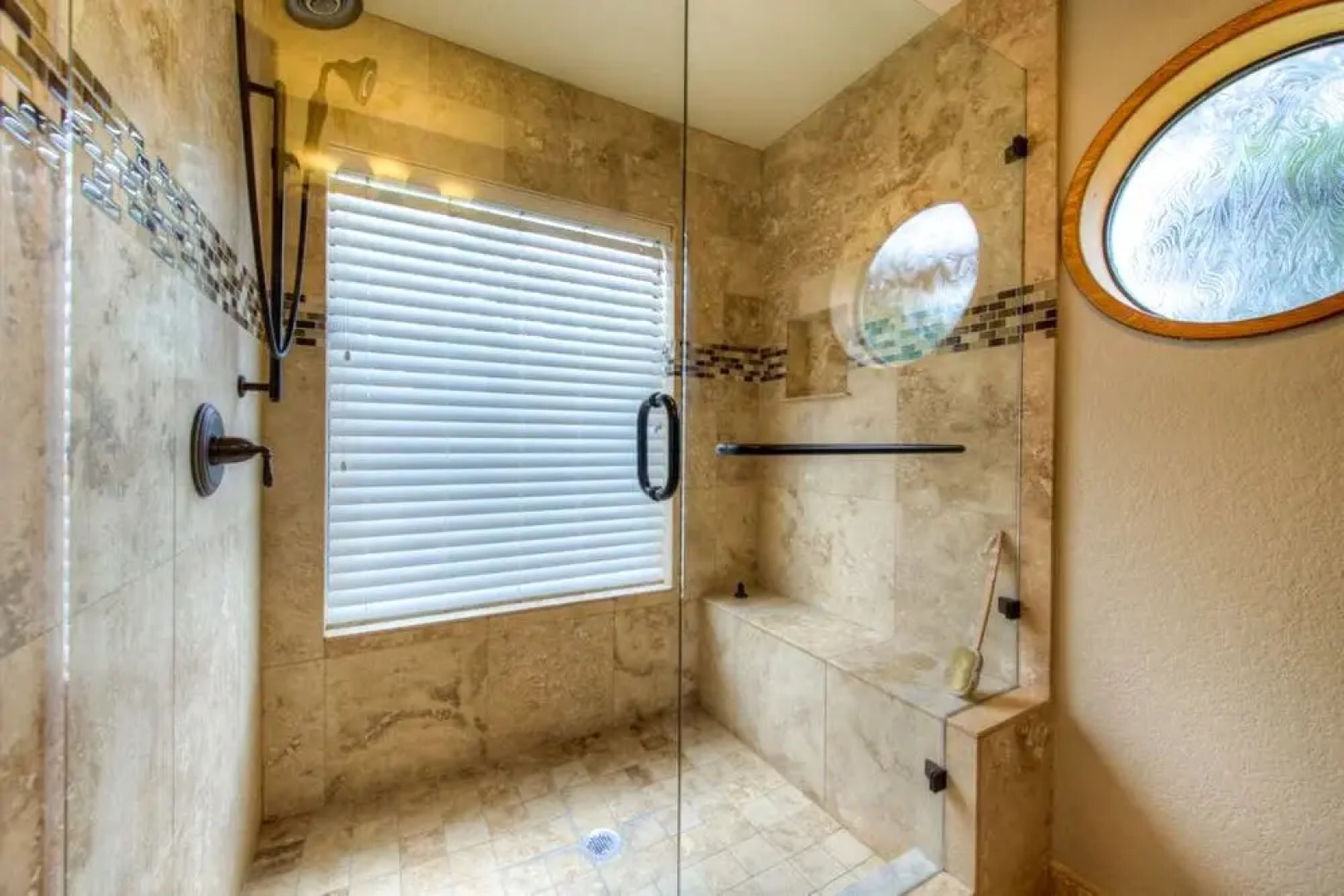 3BR 2BA Lake Travis Waterfront with Boat Launch by RedAwning