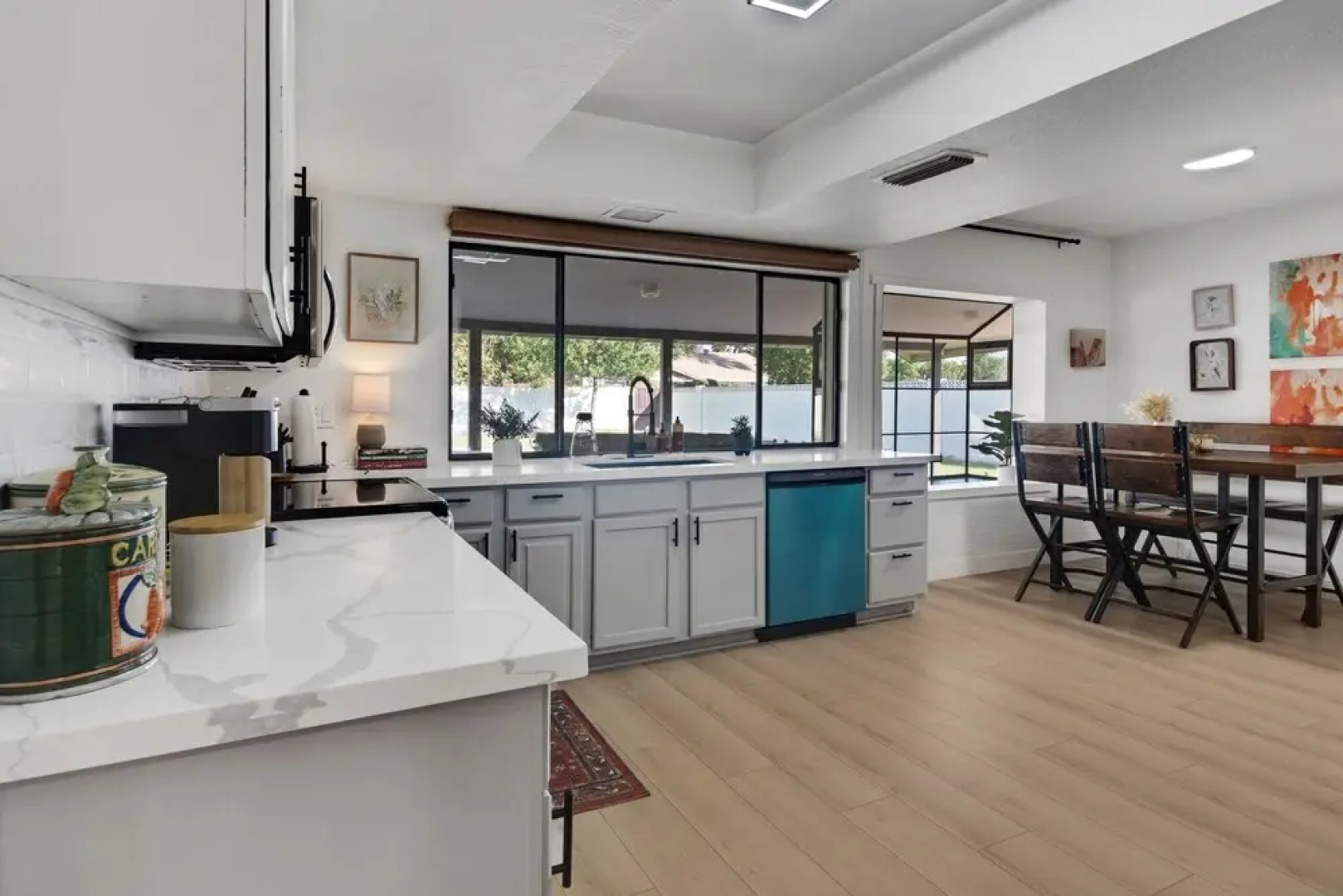 Fabulous Oasis On 59th 4 Bedroom Home by Redawning