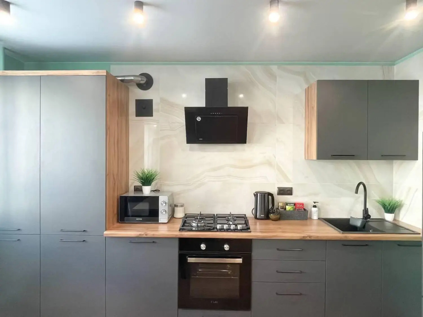 Апартаменты на улице Евгения Золотухина 31