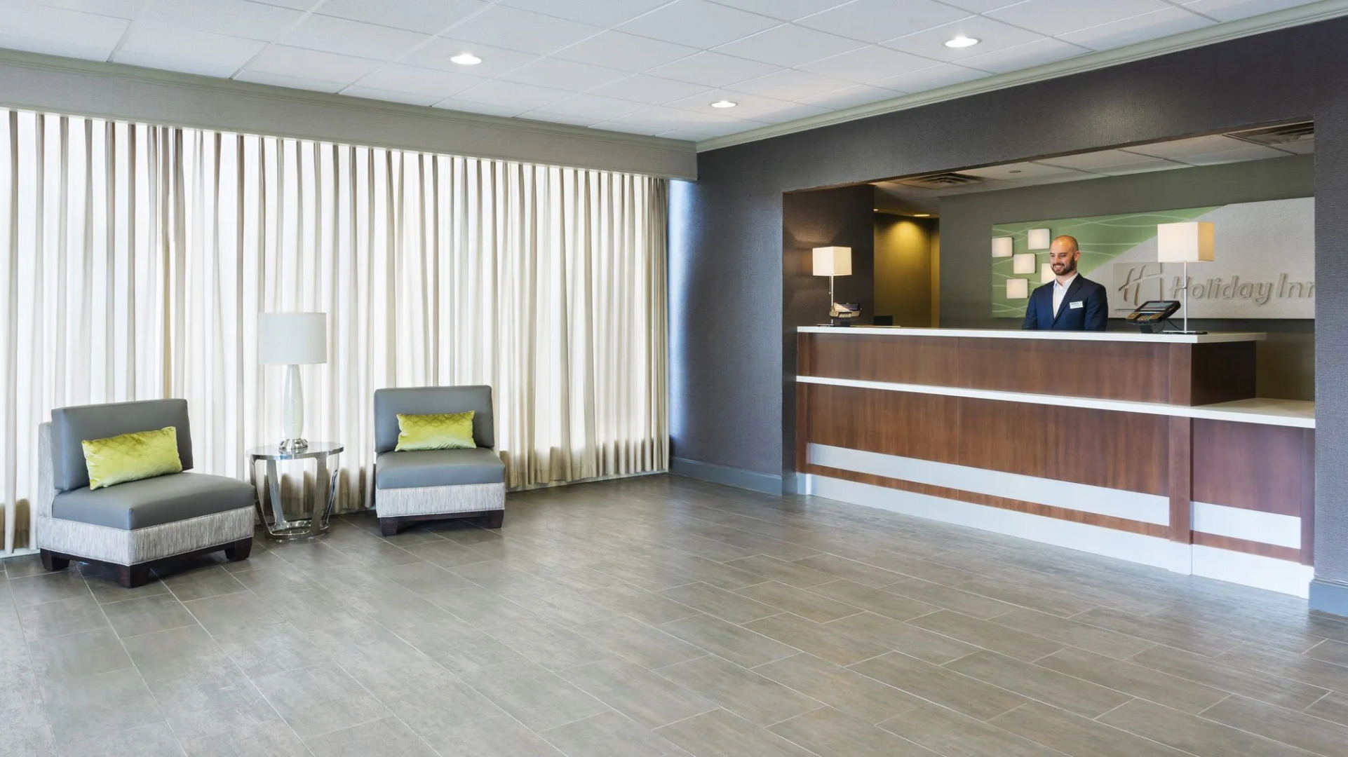 Holiday Inn Cincinnati-Riverfront by IHG