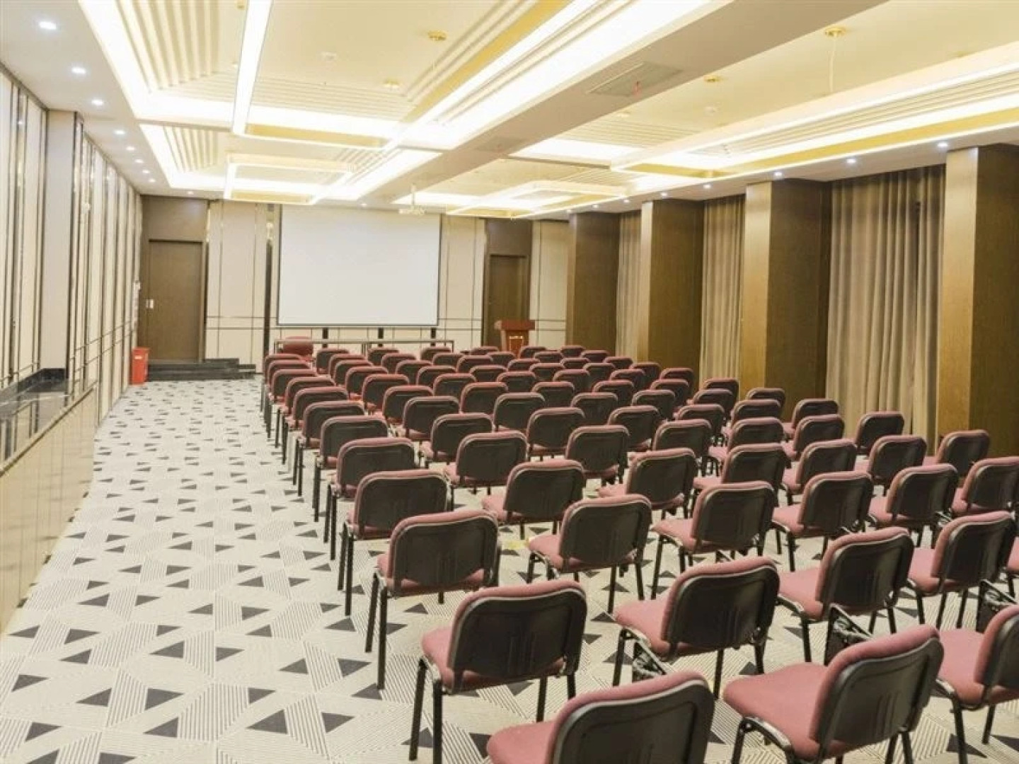 Jinjiang Metropolo Hotel Anqing High-speed Railway Station，Guangcai  7th street