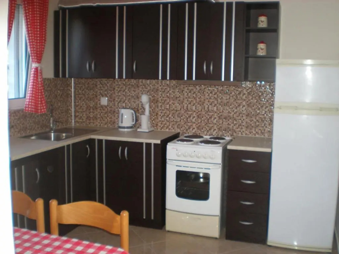 Nikolas & Anezina house