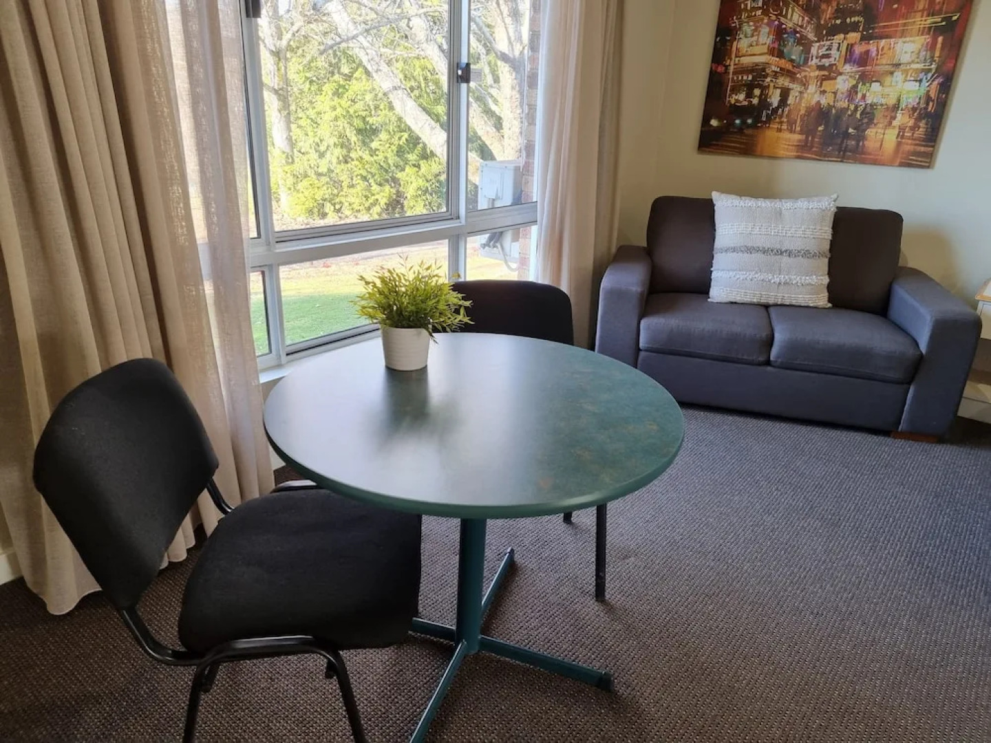 Tumbarumba Motel & Elms Restaurant