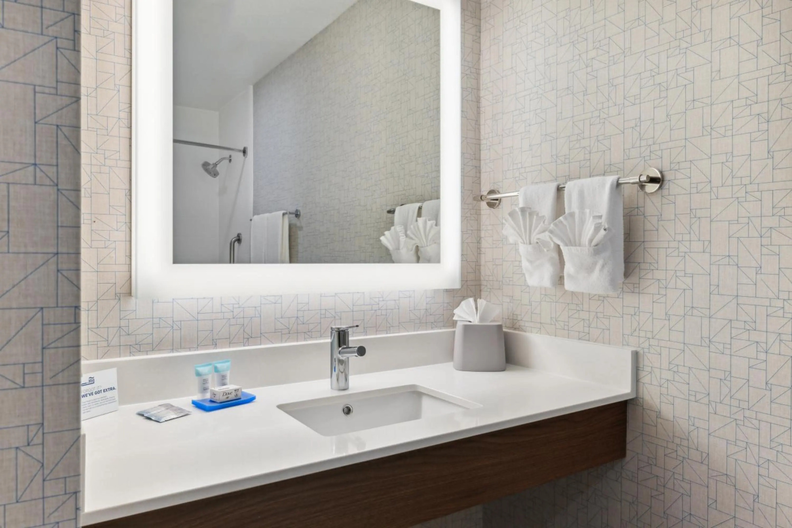 Holiday Inn Express & Suites Mountain View Silicon Valley by IHG