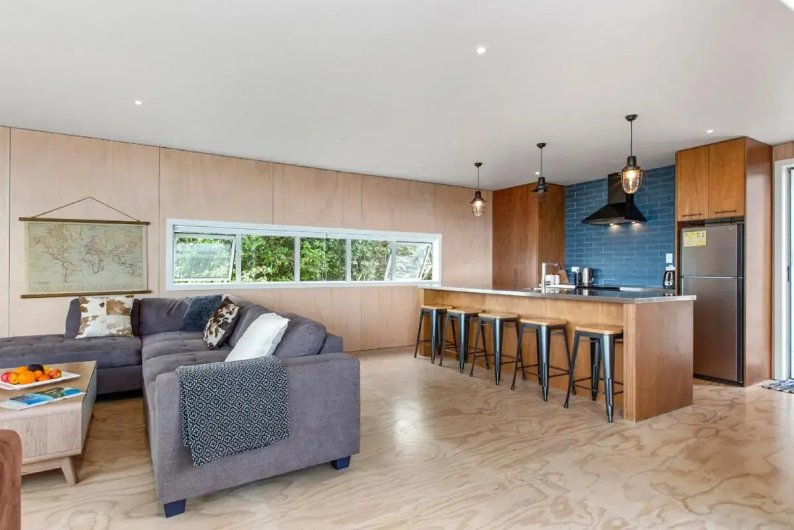 Surf Fortress - Raglan