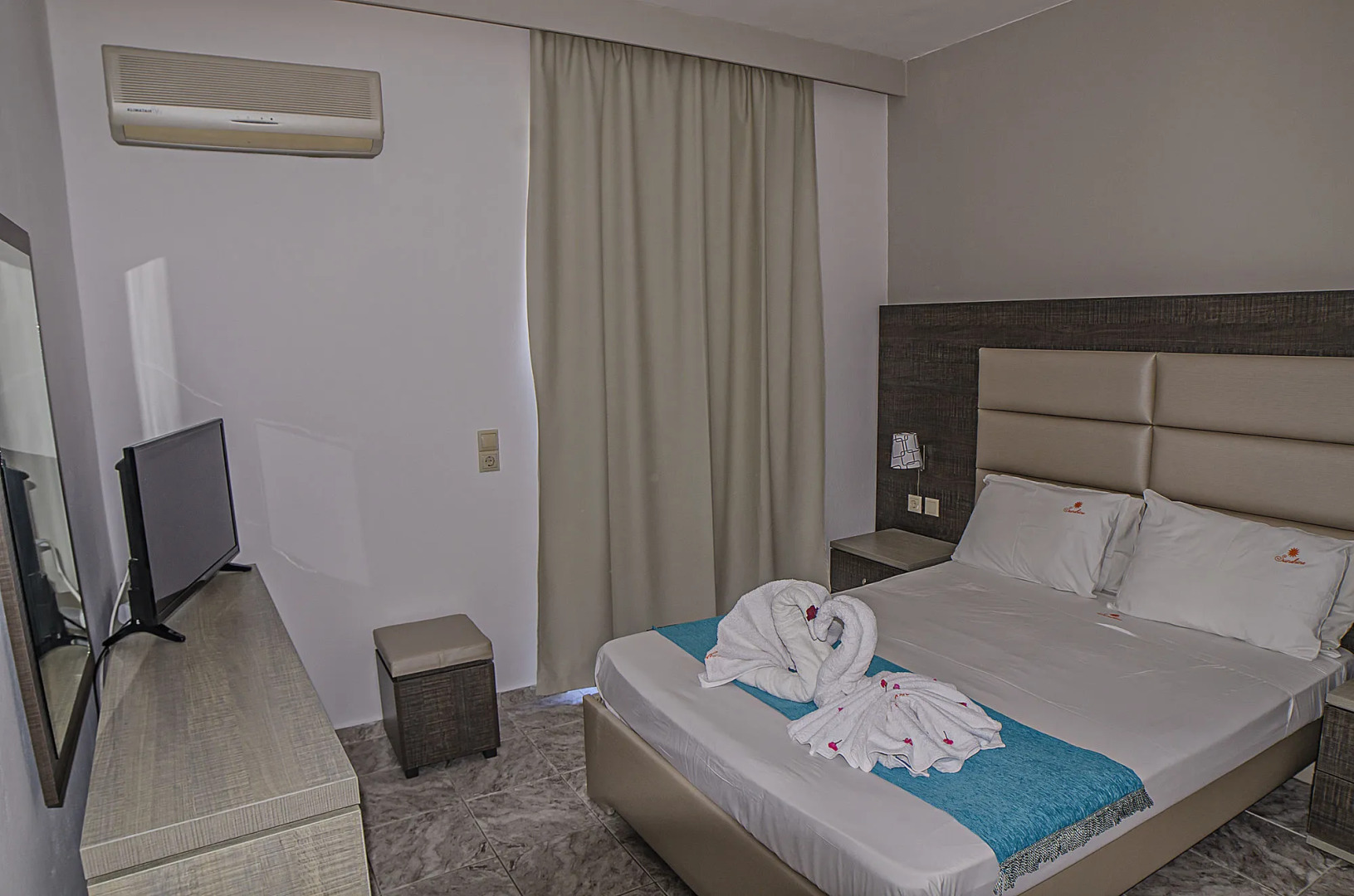 Sunshine Hotel and Apartments