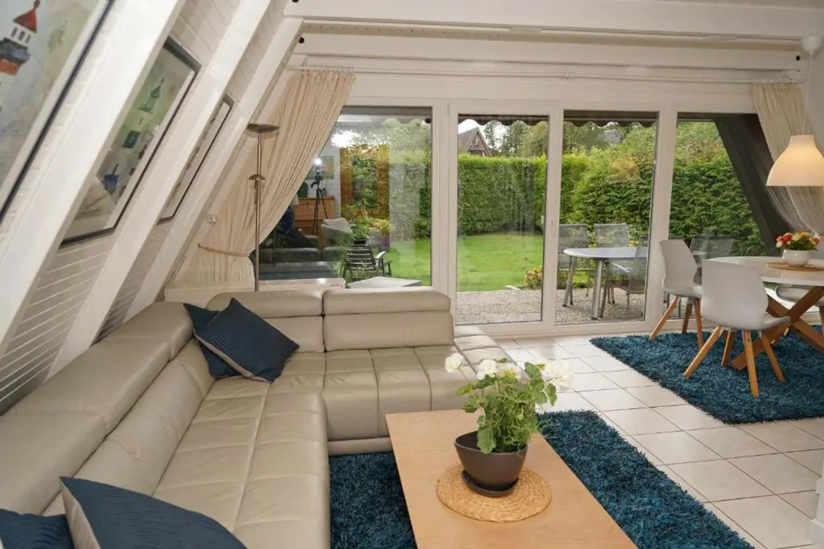 Zeltdachhaus _ 2 x TV _ ruhige Lag