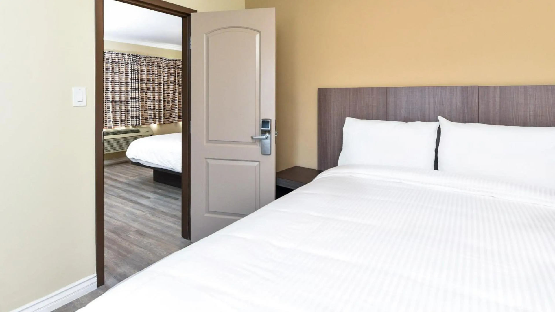 Sea Rock Inn - Long Beach