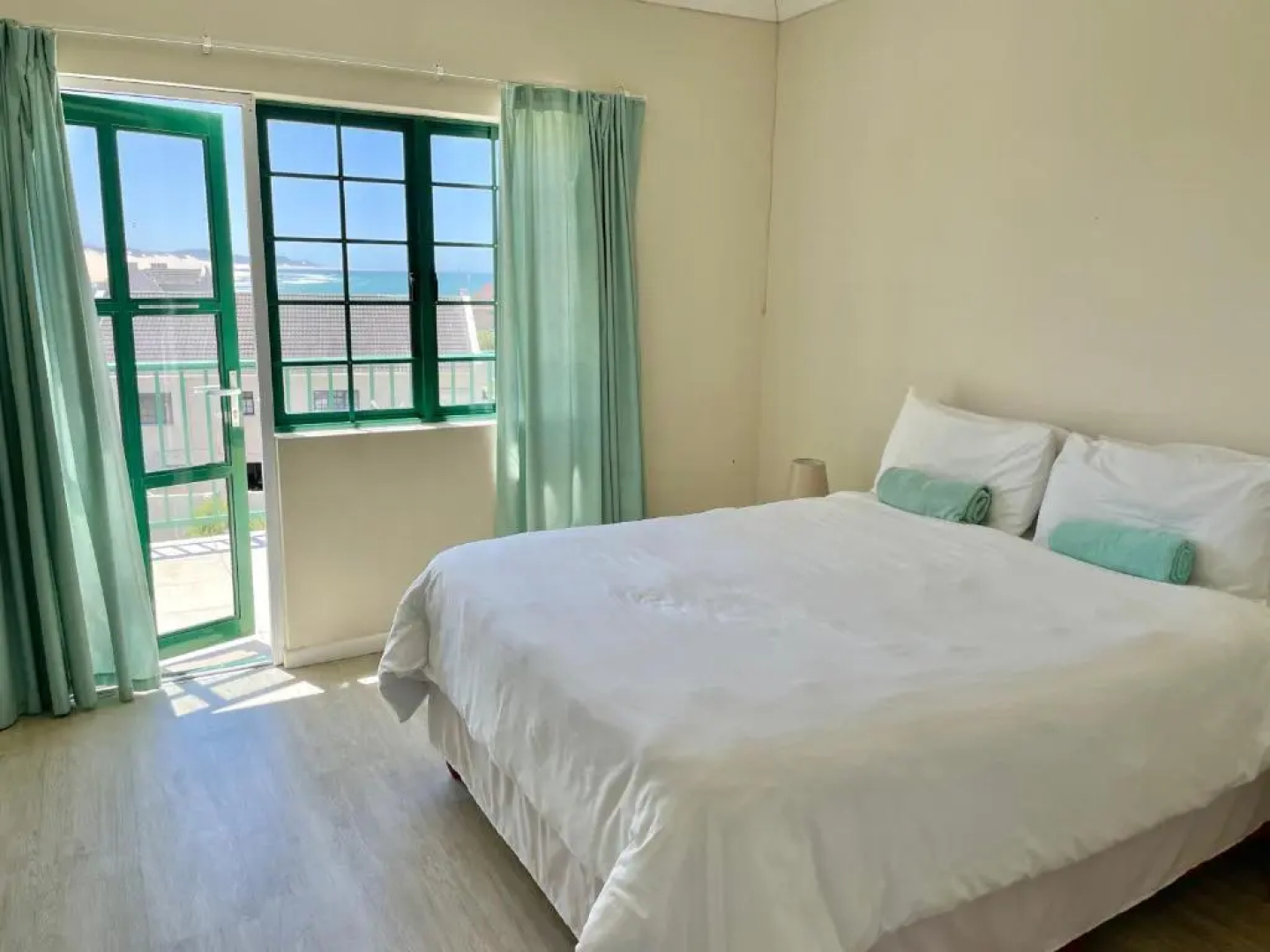 84 Settler Sands Beachfront Accommodation Sea View