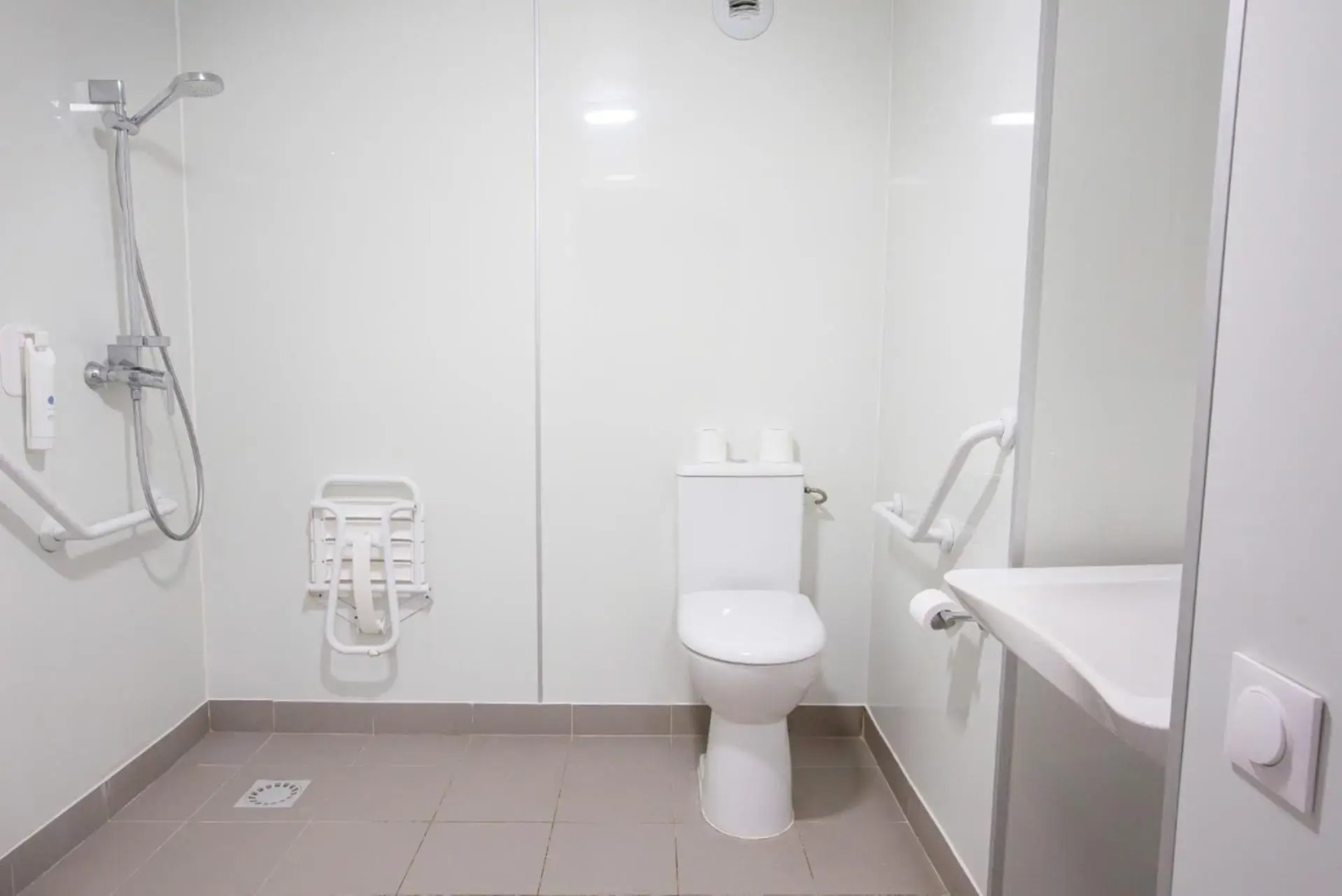 Premiere Classe Plaisir - Gatines