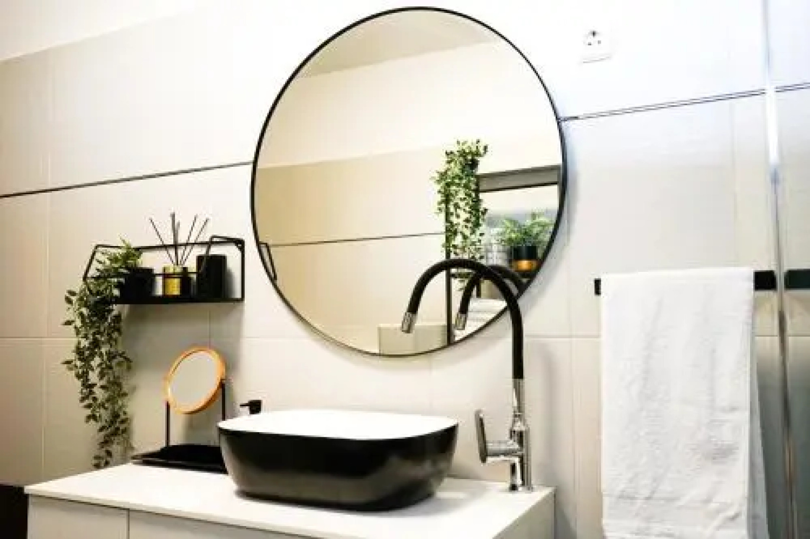 Villa Leon, Wonderful Family Apartment with Pool