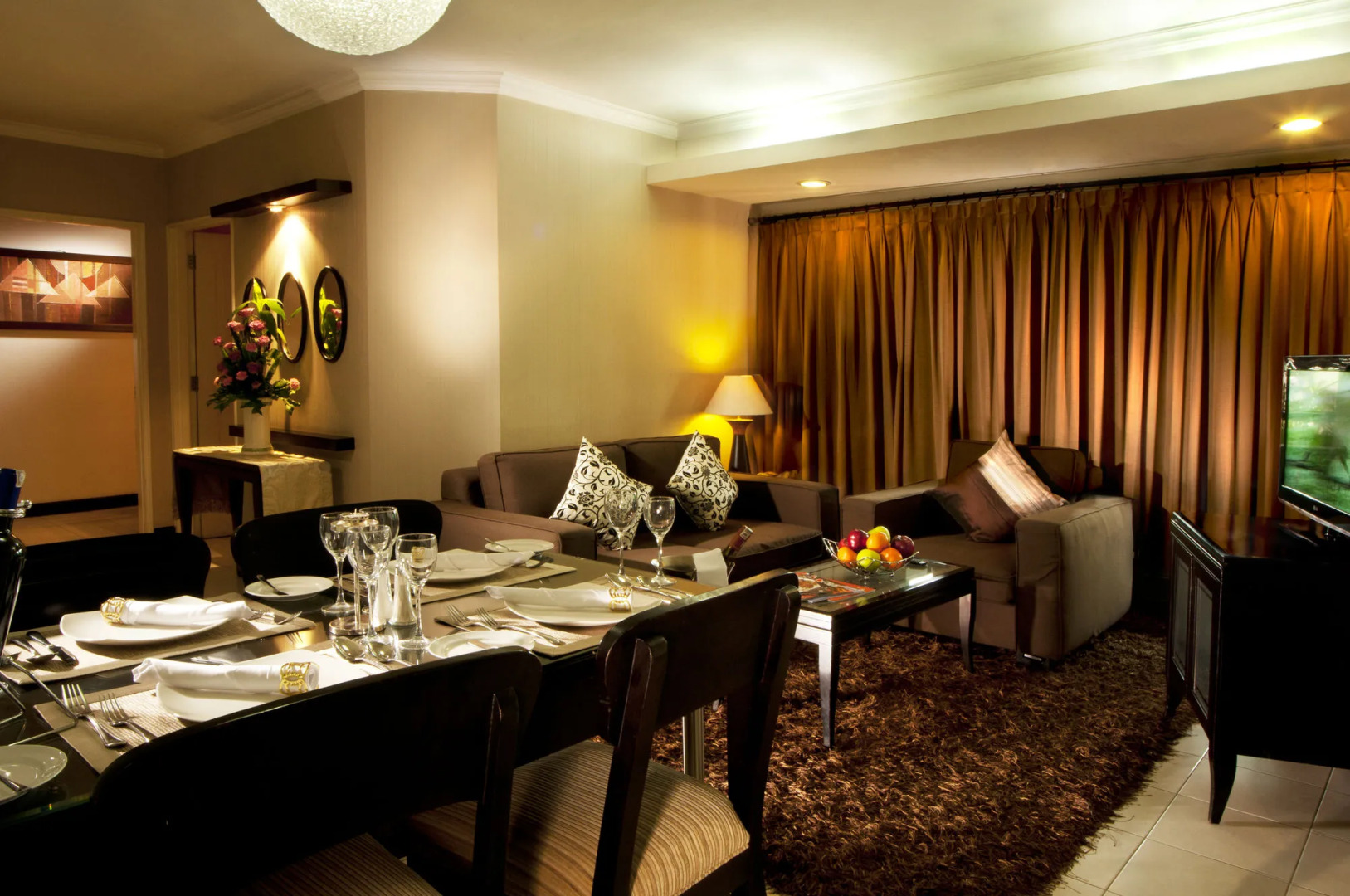 Grand Tropic Suites Hotel