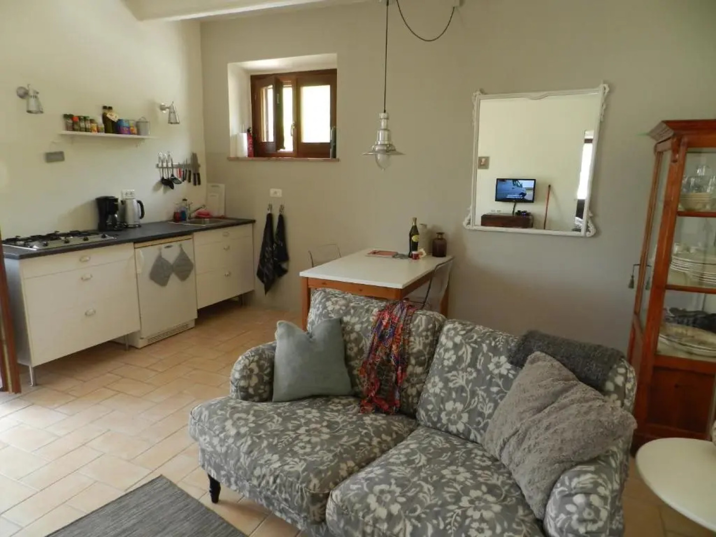 Rosa nel Pozzo Apartments and B&B