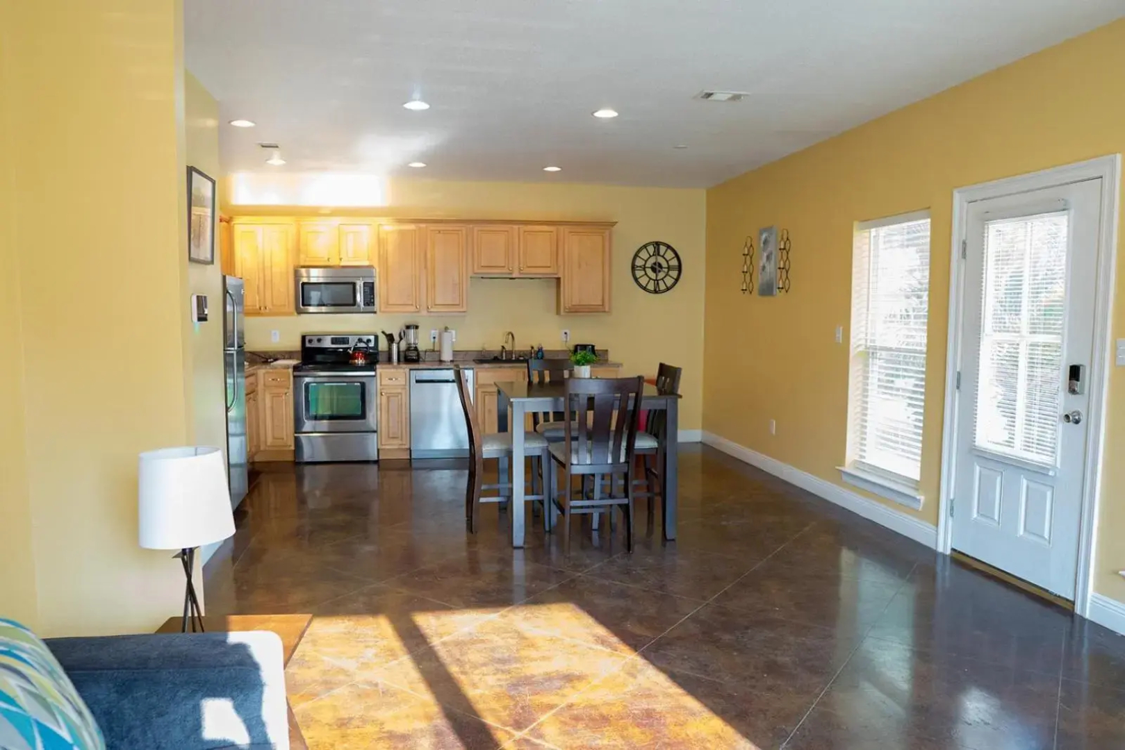 Gorgeous 3 Beds 2 Bath Home Perfect for Long Stays -E-