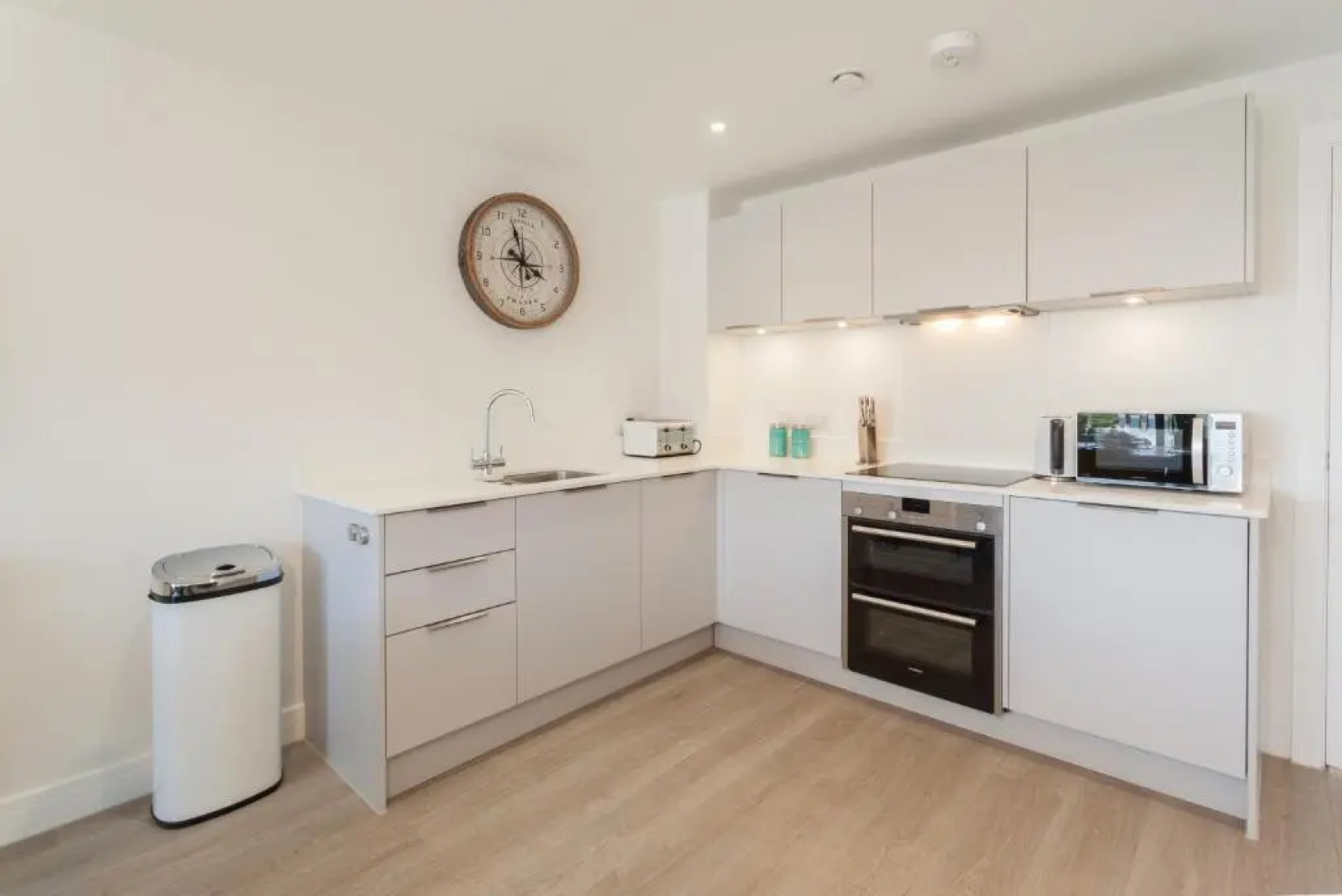 Byron Eleven Apartments